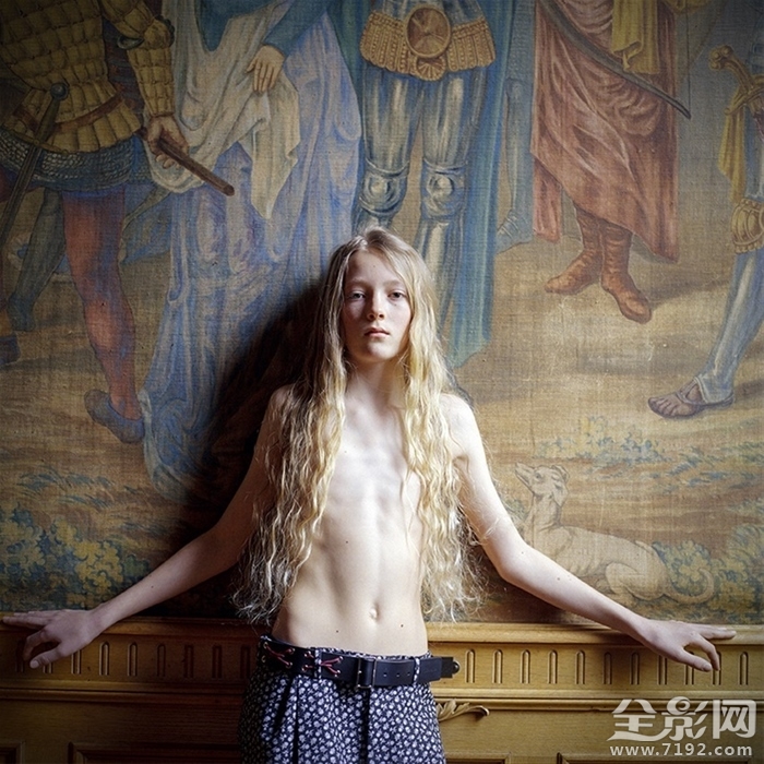 用人物肖像表现社会性话题作文 论人物肖像的性格刻划图3