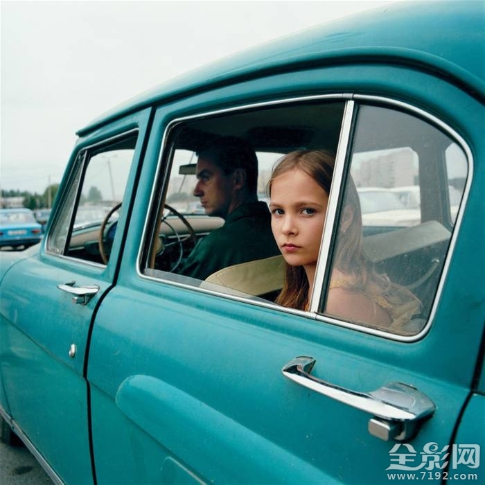 用人物肖像表现社会性话题作文 论人物肖像的性格刻划图2