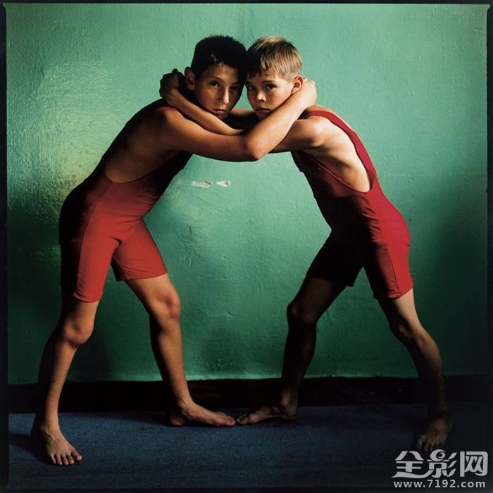 用人物肖像表现社会性话题作文 论人物肖像的性格刻划