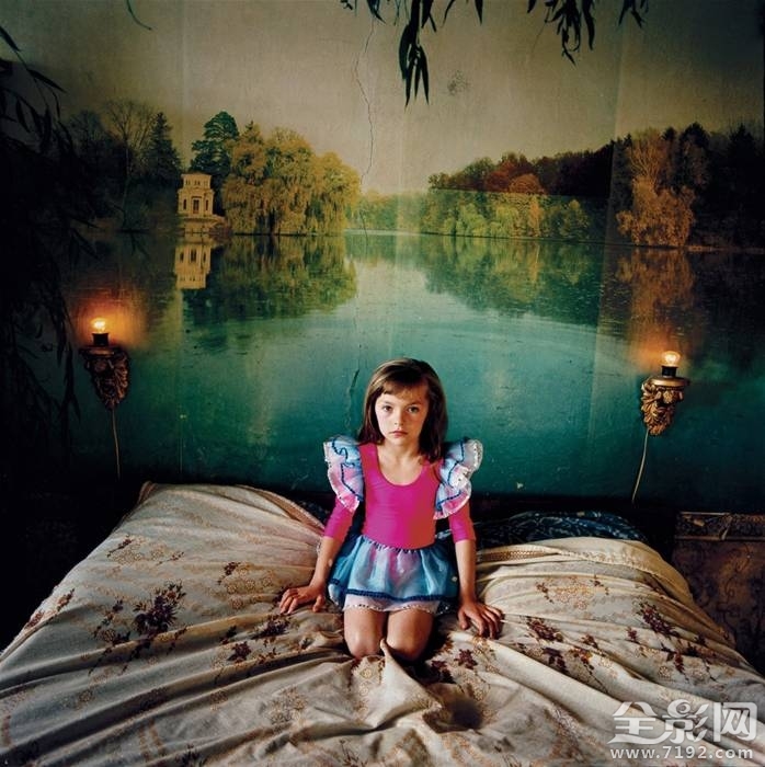 用人物肖像表现社会性话题作文 论人物肖像的性格刻划