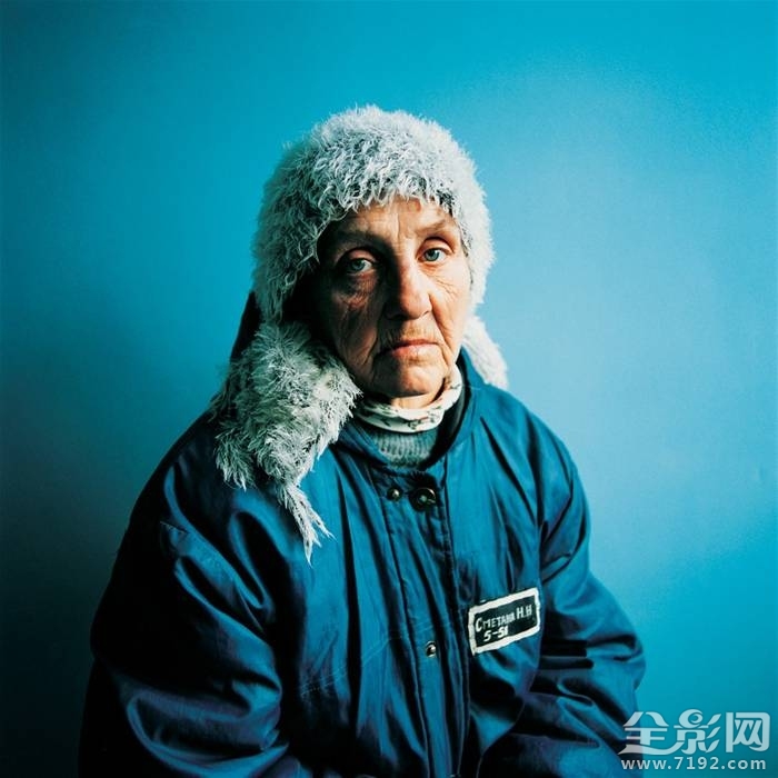 用人物肖像表现社会性话题作文 论人物肖像的性格刻划