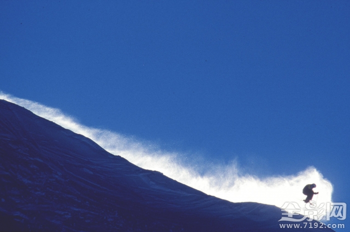 跟随摄影师一起探寻运动员背后的故事作文 摄影师跟着运动员跑图1