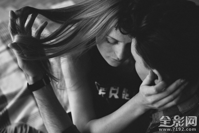 情侣怎么撒狗粮- 情侣秀恩爱撒狗粮视频怎么拍