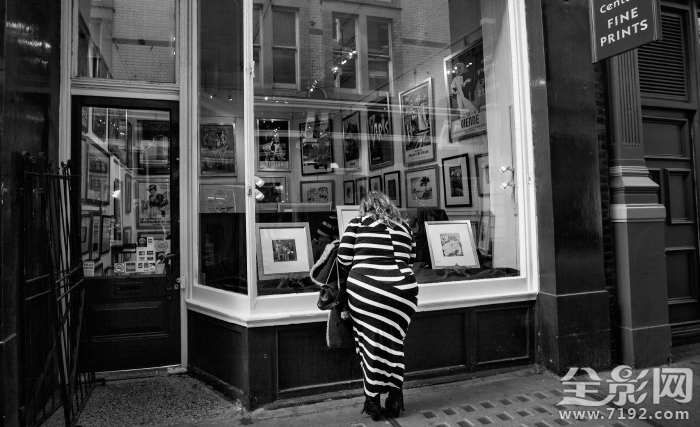 玩转街头的摄影作品图片 街头趣味摄影图2