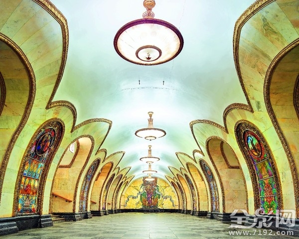 莫斯科地铁的视频 莫斯科地铁简介百度百科