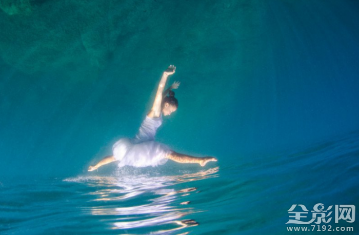 海底舞蹈镜面 海底的舞蹈动作图1