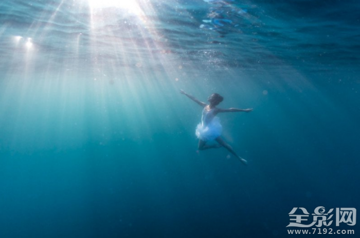 海底舞蹈镜面 海底的舞蹈动作