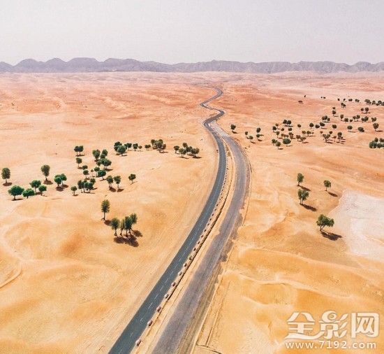 波兰摄影师航拍中东美景视频 波兰求中东历史图2