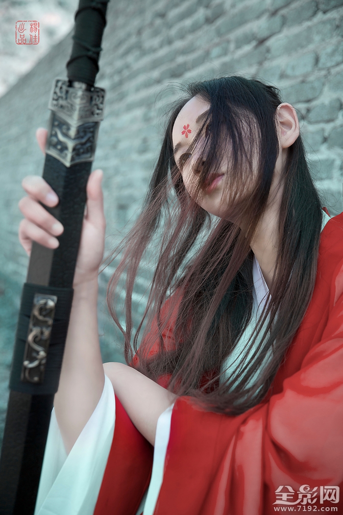 一杯浊酒,难看红尘透什么意思- 一杯浊酒看红尘的意思