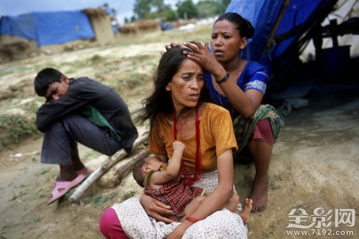 摄影师用镜头记录理想和现实间的鸿沟对吗 摄影师镜头下的我们的说说图3