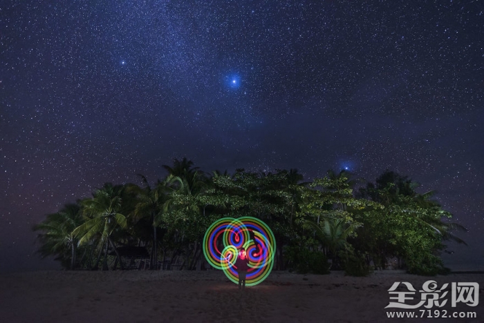 灯光星空图片 灯光舞美效果营造