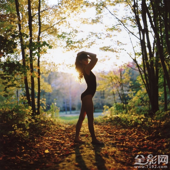 复古风小清新人像摄影图片 复古人像风格图3