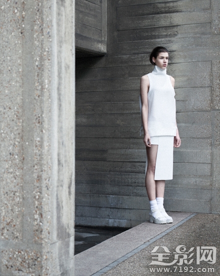 简约现代风格人像摄影图片 现代简约风格的照片