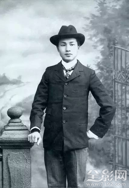 拍照的我 拍照鼻祖