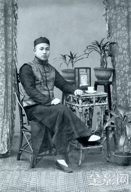 拍照的我 拍照鼻祖