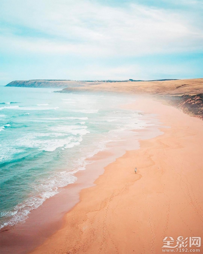 无人机航拍澳大利亚最大军舰-搭载F-35可变身真航母 澳洲无人机入境规定