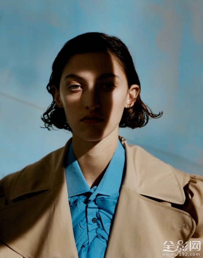 英国版vogue杂志 英国vogue主编alex