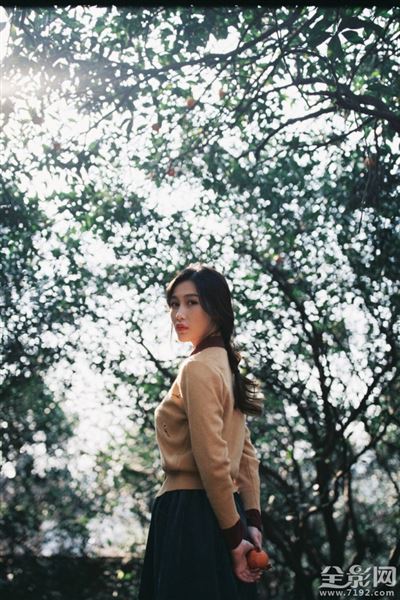 林深时见鹿,海蓝时见鲸,梦醒时见你 林深时见鹿,溪午不闻钟