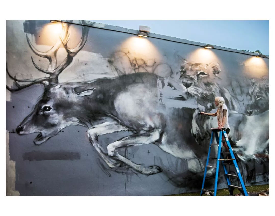 她在3岁时拍摄了她的第一张照片英语 在她三岁的时候用英语怎么说图1