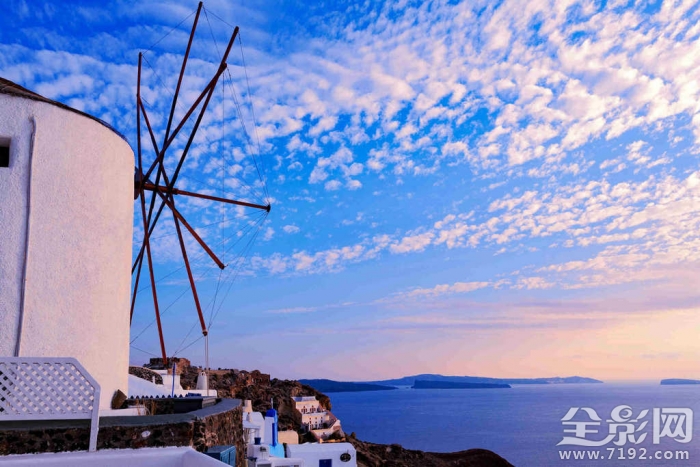 行走在蓝与白的天堂是什么歌 行走在蓝天白云间图2