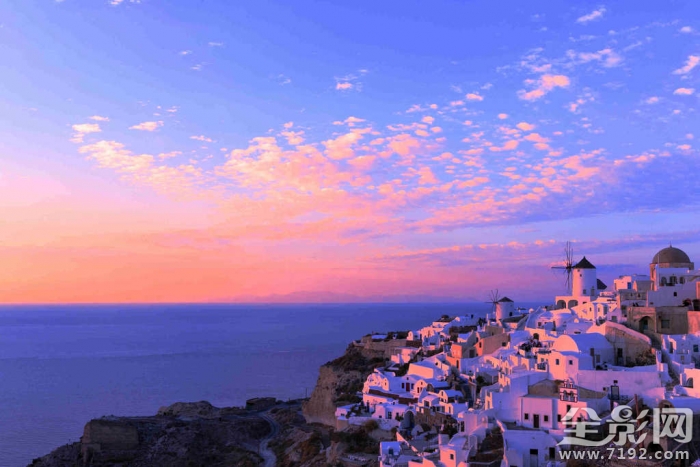 行走在蓝与白的天堂是什么歌 行走在蓝天白云间