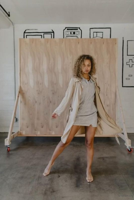 女士人像拍摄动作 女生 拍照 姿势图1