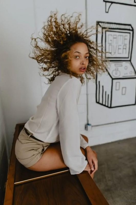 女士人像拍摄动作 女生 拍照 姿势