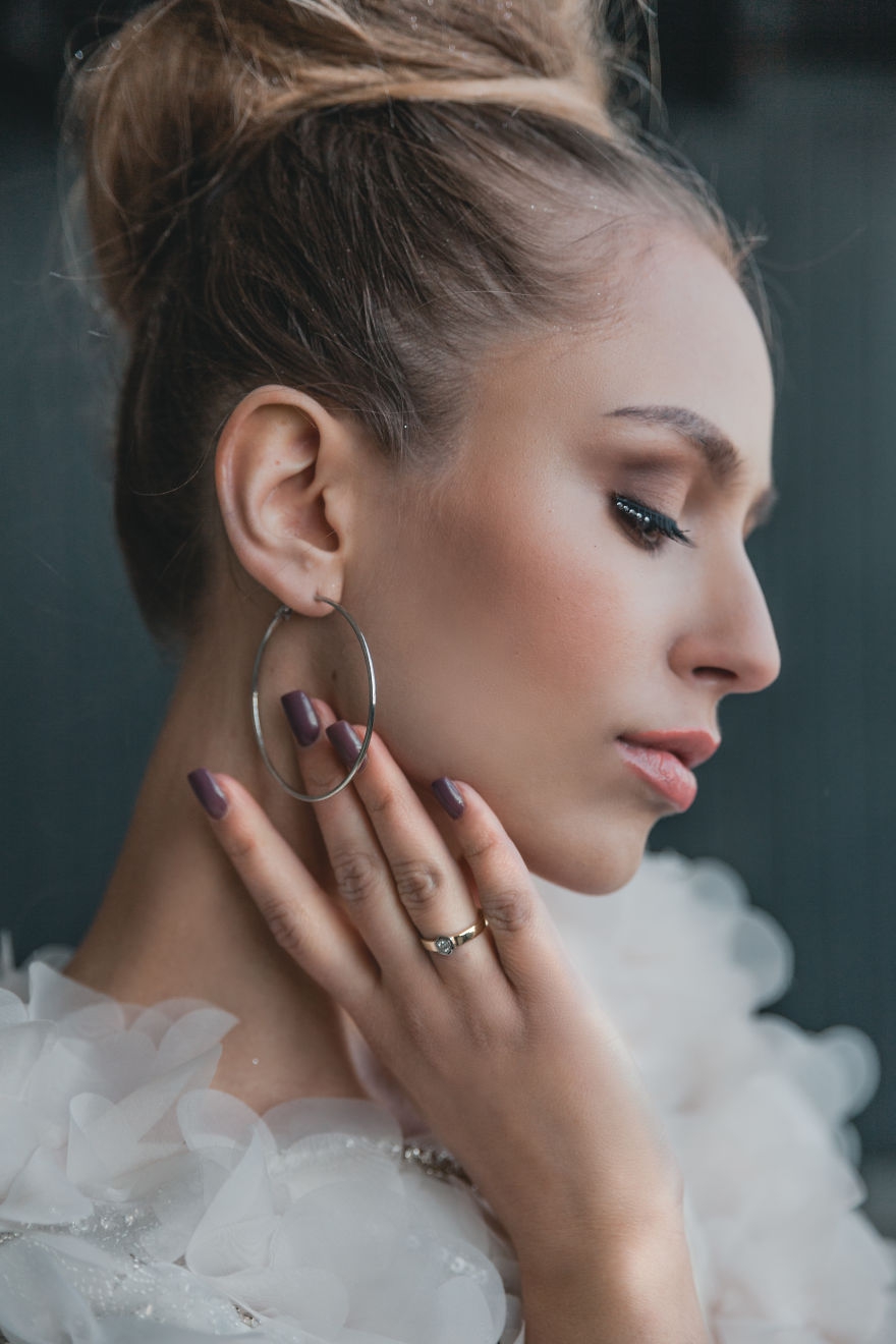 百年的新娘发型 百年的新娘女主衣服