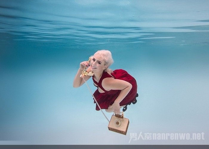 在水下怎么拍照 如何在水下拍摄人像图2