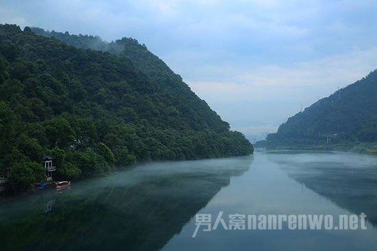 雨雾天气拍摄技巧 雨天拍雾参数怎么设置