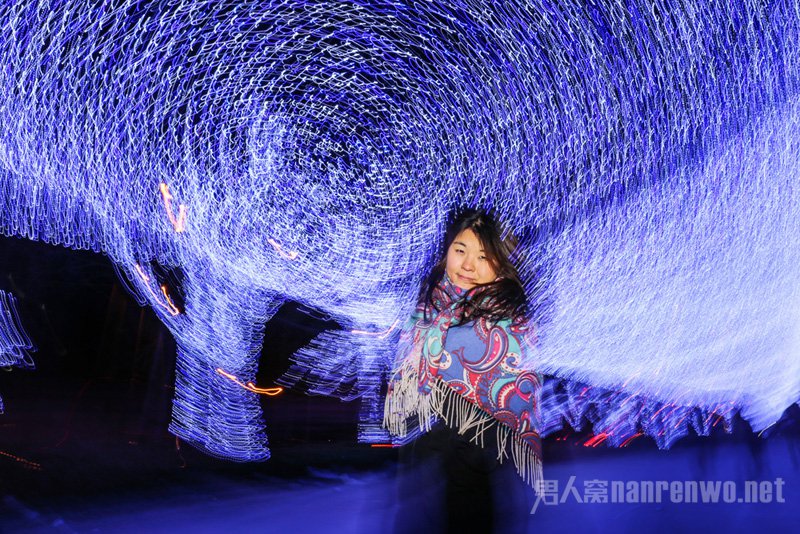 三种摄影技巧轻松搞定灯光流星雨的方法 流星雨闪光灯