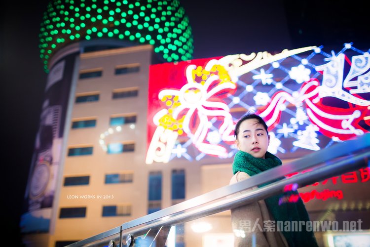 冬天夜景人像图片 冬天夜景视频无水印图3