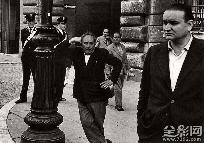 摄影师记录60年前的罗马街头视频 70年代的罗马图3