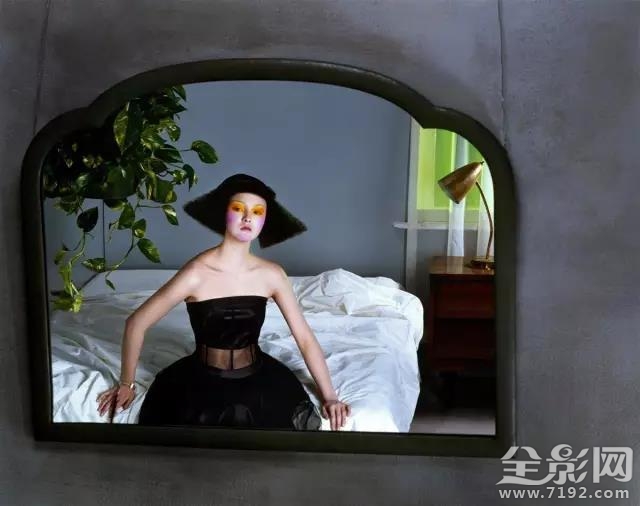 镜子和镜中人的区别 镜子中人打一字