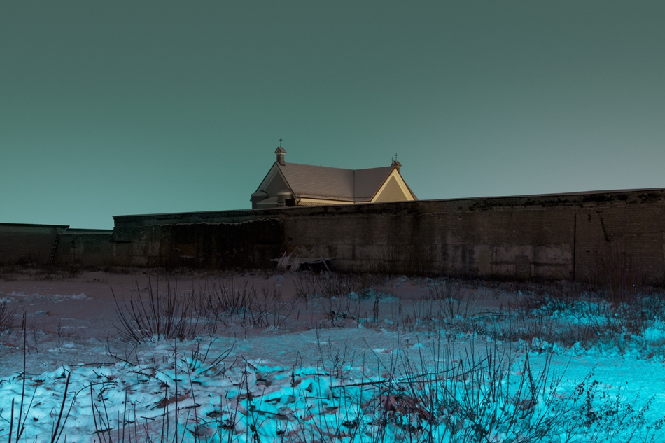 嘈杂中的一丝宁静 嘈杂声中仍然有安静的灵魂