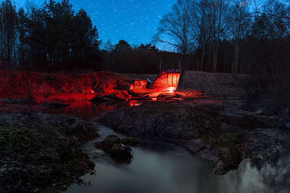 嘈杂中的一丝宁静 嘈杂声中仍然有安静的灵魂