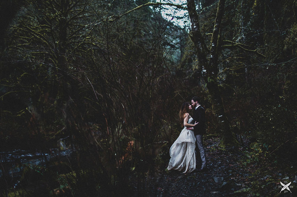 我愿与你相伴,走遍千山万水是什么歌 我愿陪你走遍千山万水