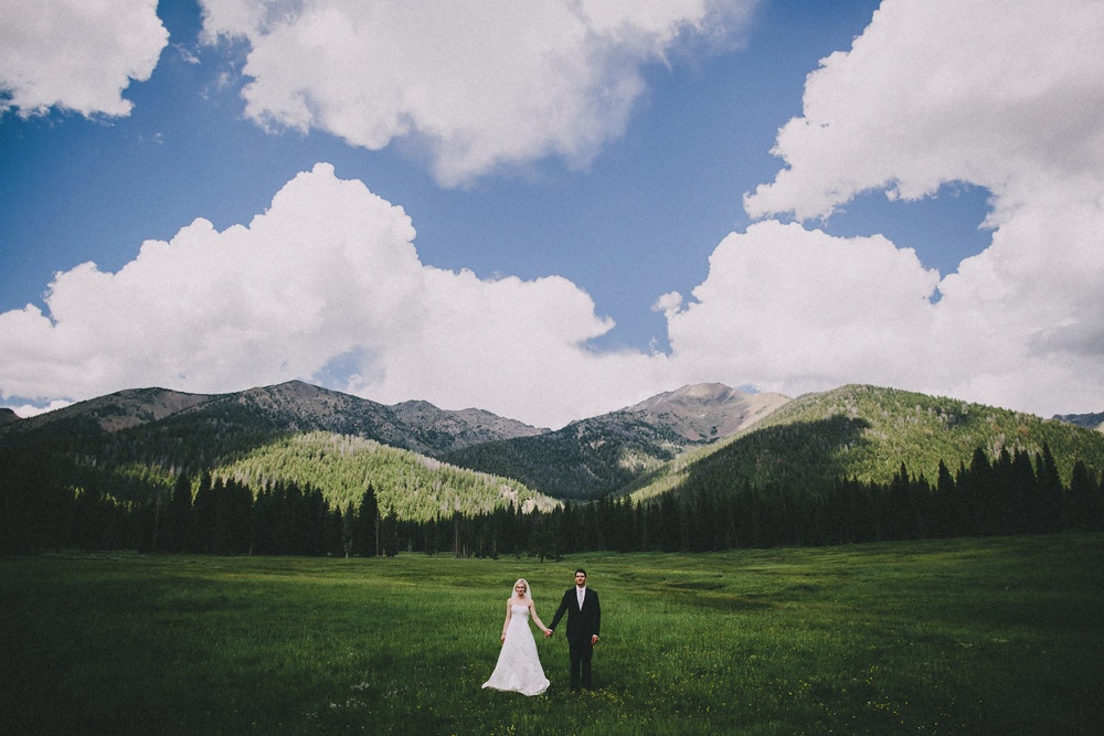 我愿与你相伴,走遍千山万水是什么歌 我愿陪你走遍千山万水