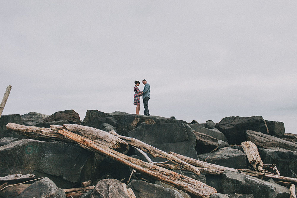 我愿与你相伴,走遍千山万水是什么歌 我愿陪你走遍千山万水
