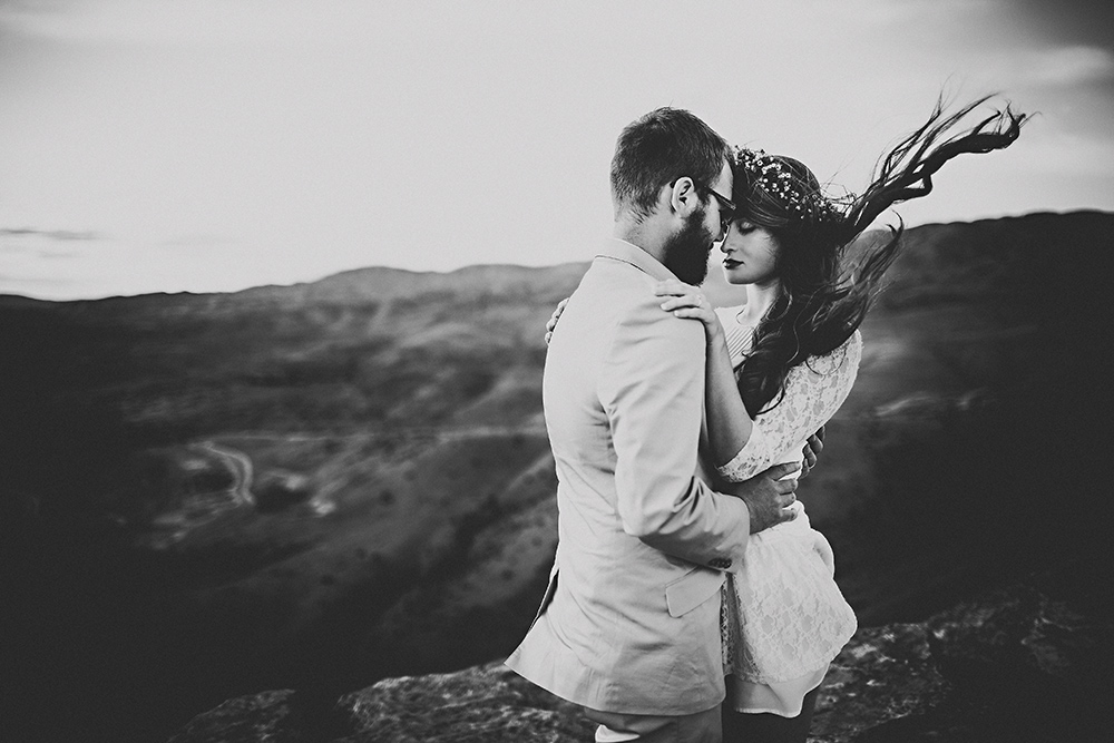 我愿与你相伴,走遍千山万水是什么歌 我愿陪你走遍千山万水