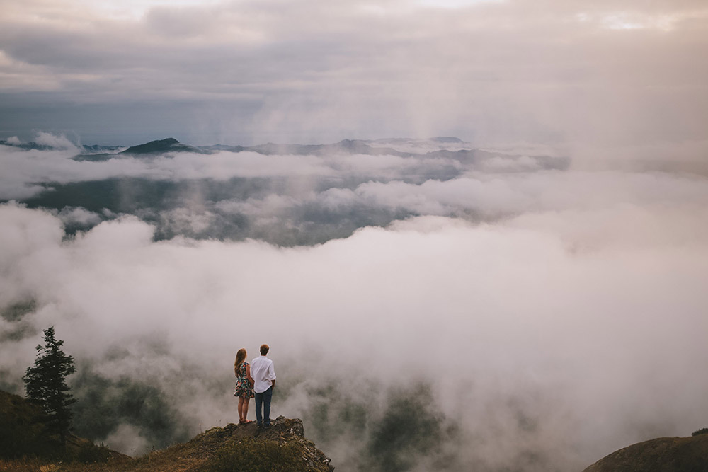 我愿与你相伴,走遍千山万水是什么歌 我愿陪你走遍千山万水