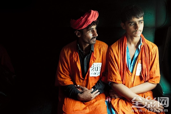 巴基斯坦火车上神态迥异的人们视频 巴基斯坦火车视频