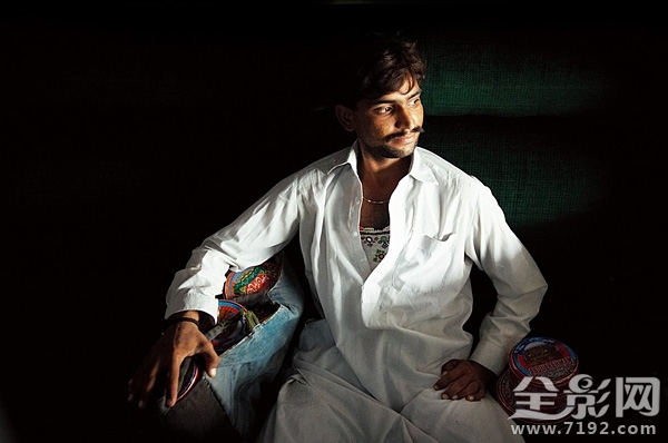 巴基斯坦火车上神态迥异的人们视频 巴基斯坦火车视频