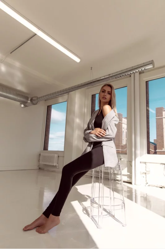 闪光灯vs自然光,你选哪个好 闪光灯和自然光的区别图1