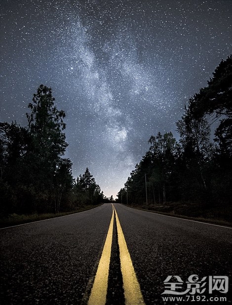 芬兰摄影师创意摄影作品 芬兰的音乐会在地下1400米图1