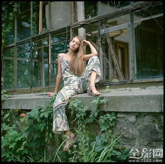 迷人的胶片人像摄影图片 迷人的摄影师