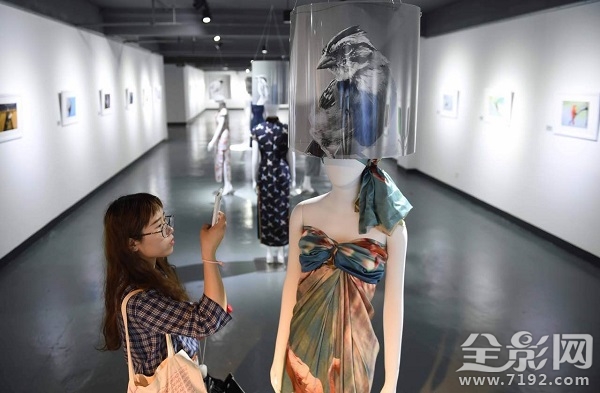 60ml水是多少图片 罗马尼亚卫生部长