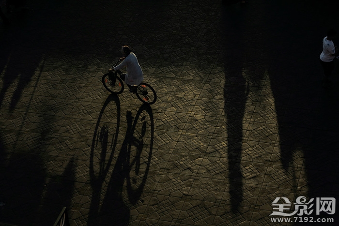 日落家园阅读理解答案 日落家园是真人秀吗