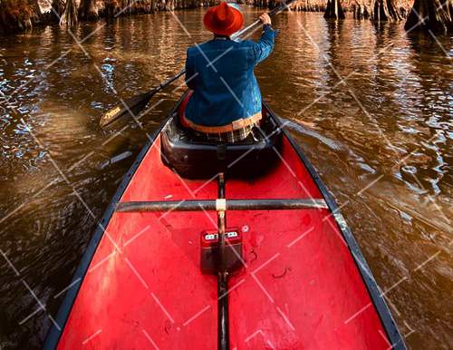 相机背带安装视频 相机背带的安装方法