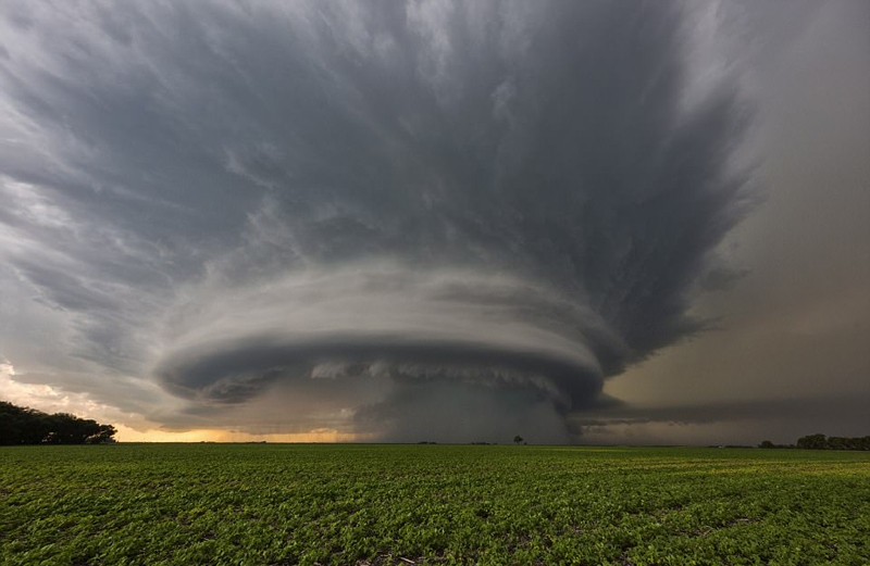 雷雨胞和超级闪电图片 超级雷暴恐怖的是什么